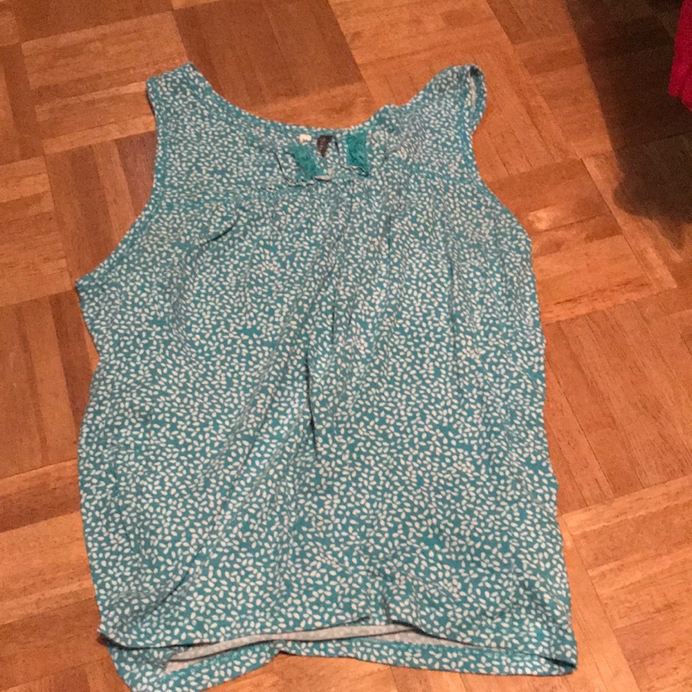 Flowery tank